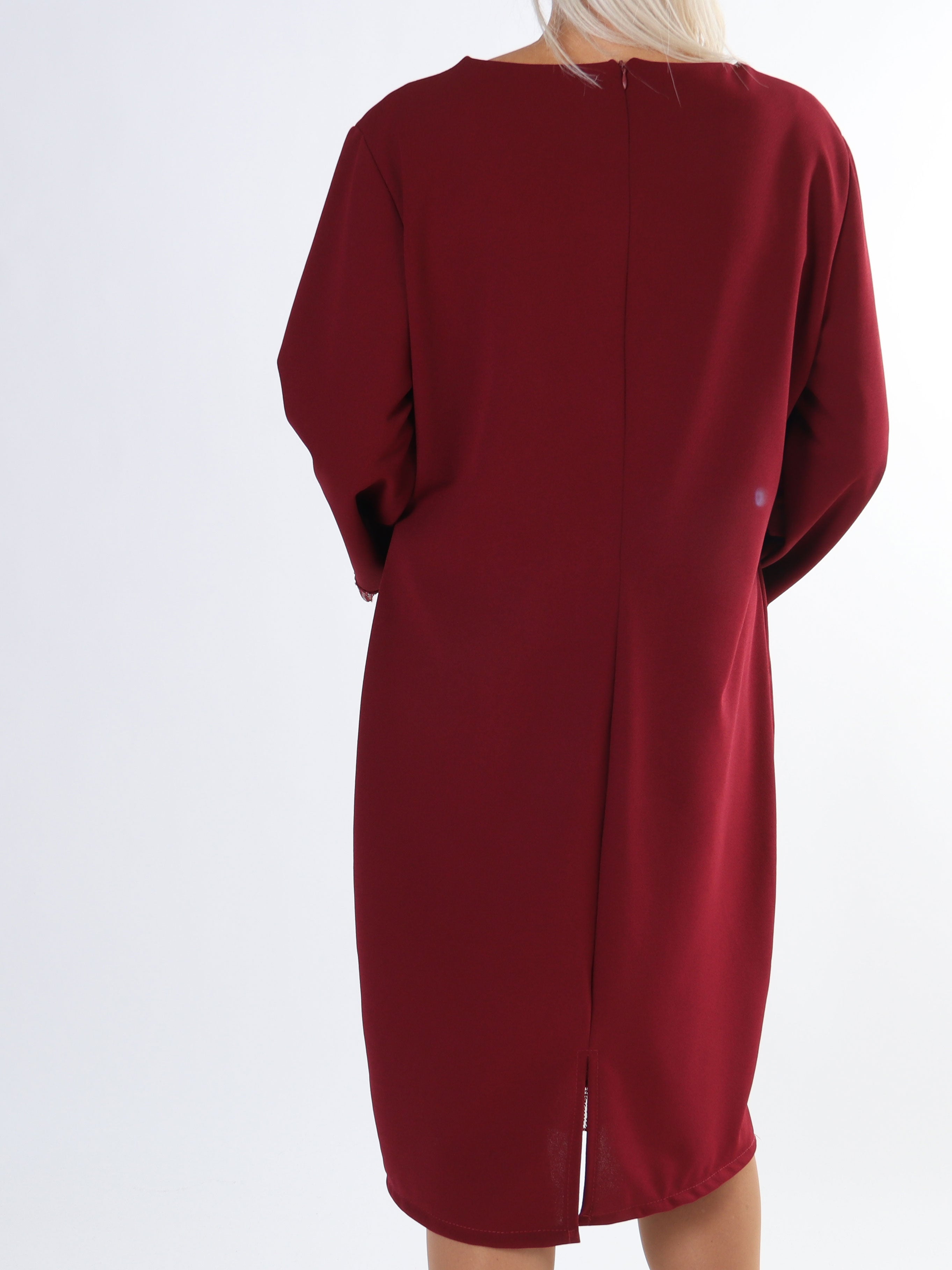 Lanza - Fin klänning i stora storlekar med paljettkanter